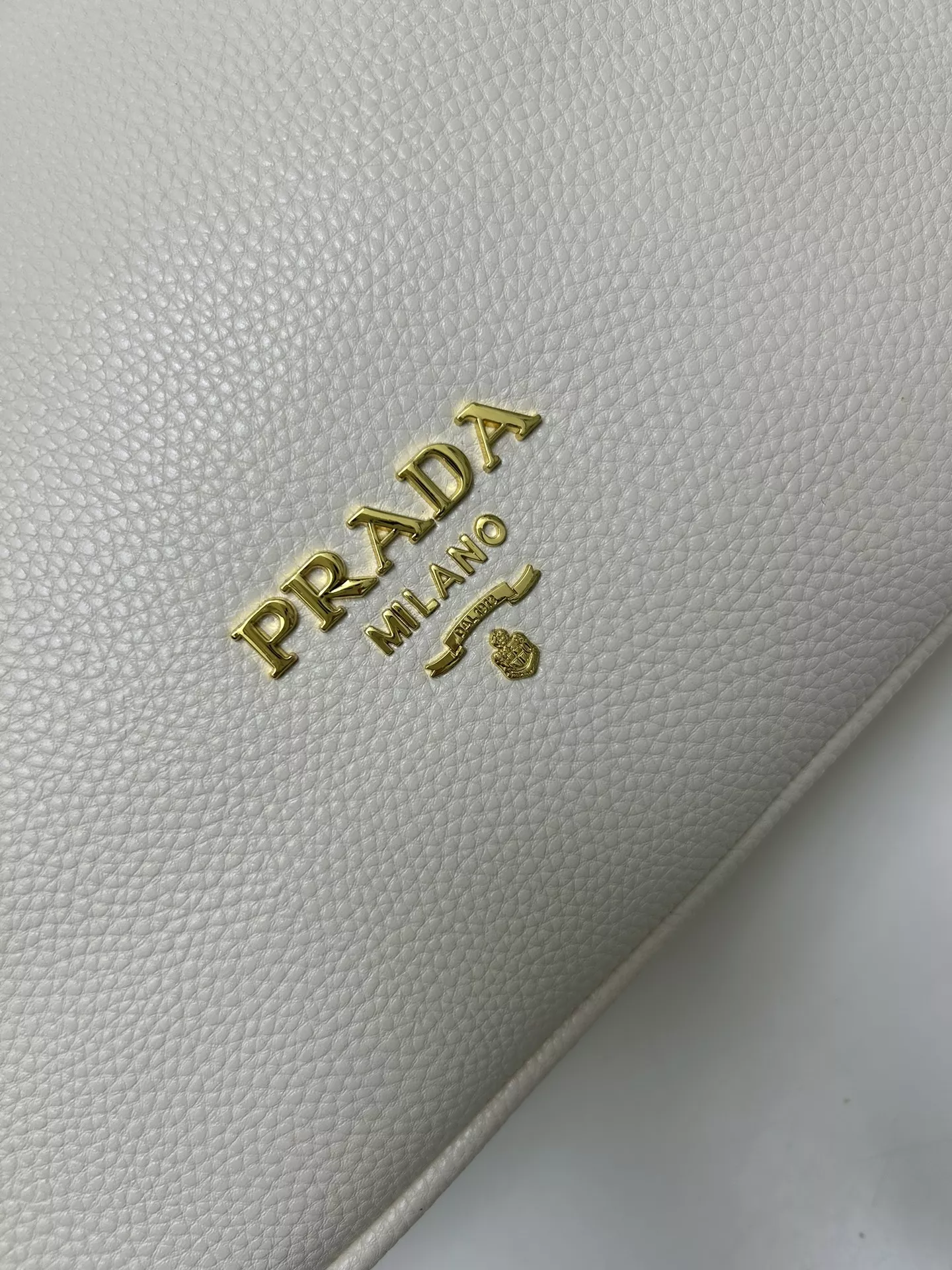 Prada AAA Quality Handbags For Women Resilient 7713