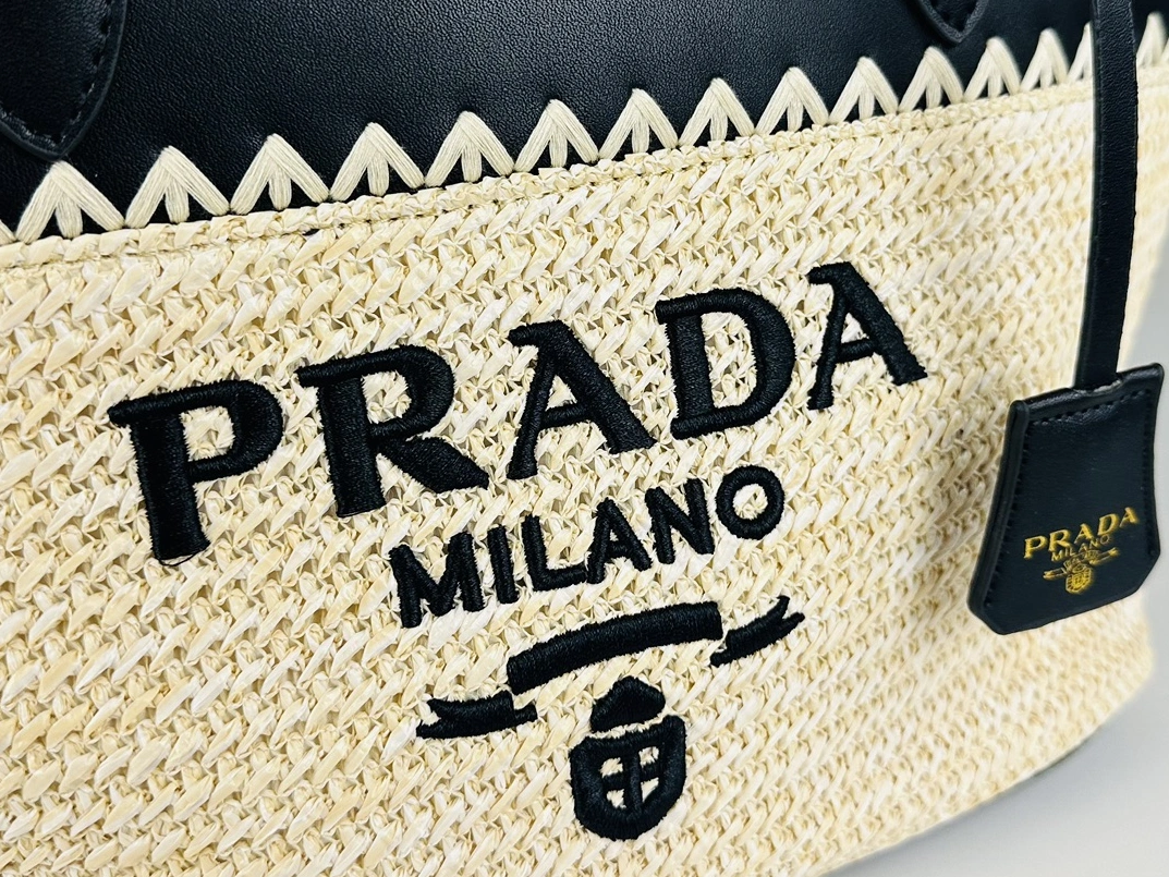Prada AAA Quality Handbags For Women SmartChoice 4208