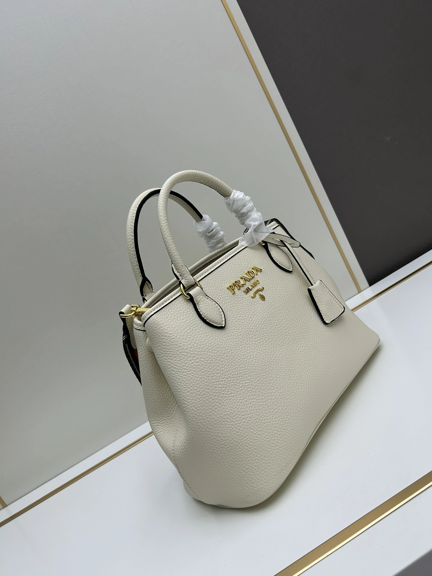 Prada AAA Quality Handbags For Women Soft 1226