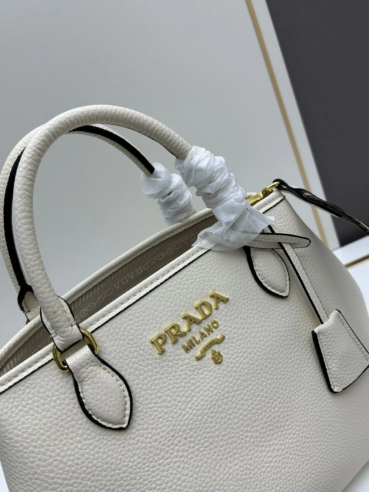 Prada AAA Quality Handbags For Women Soft 1226