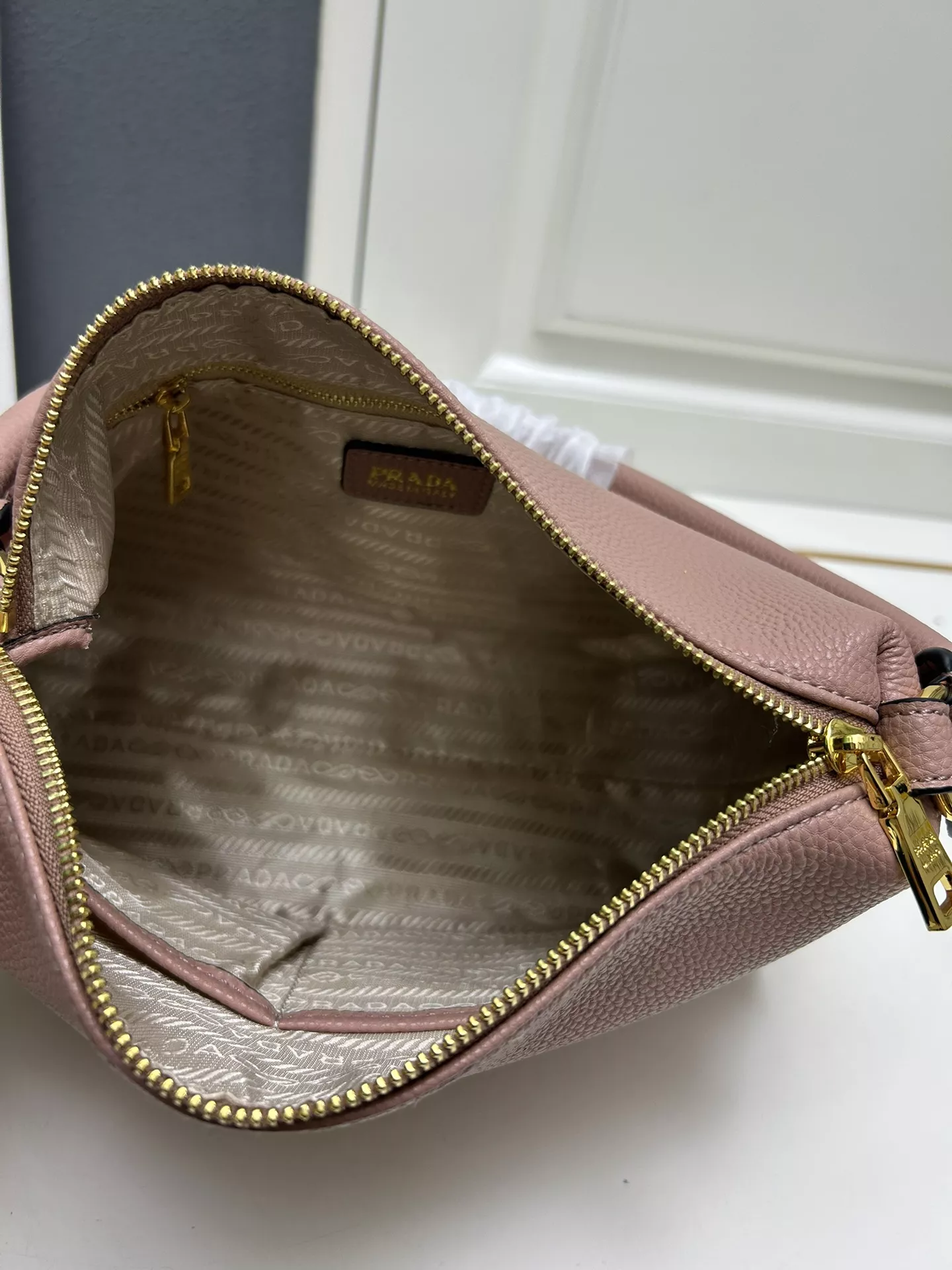 Prada AAA Quality Handbags For Women Soft 4223
