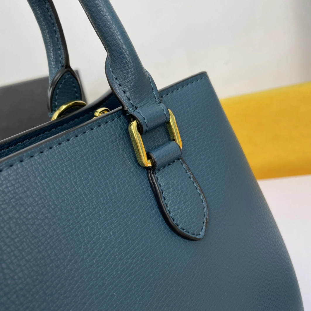 Prada AAA Quality Handbags For Women Sophisticated 9964