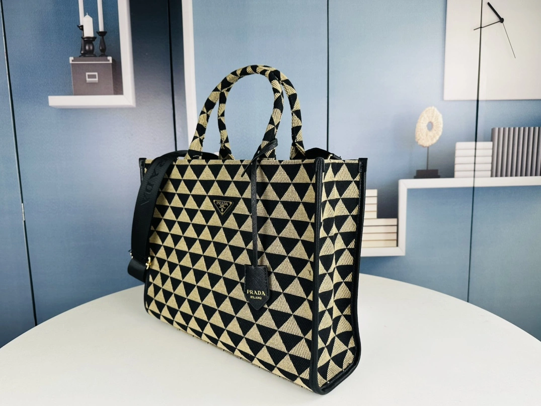 Prada AAA Quality Handbags For Women StreetReady 3572