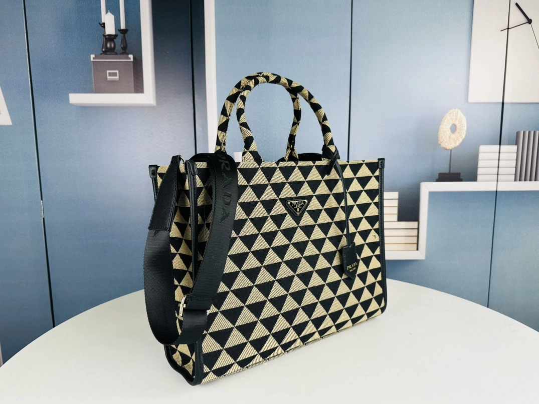Prada AAA Quality Handbags For Women StreetReady 3572
