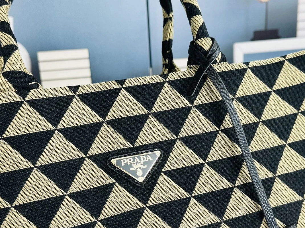 Prada AAA Quality Handbags For Women StreetReady 3572