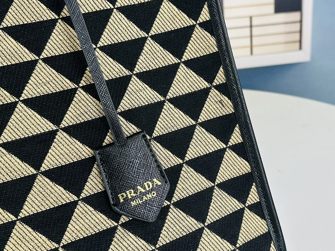 Prada AAA Quality Handbags For Women StreetReady 3572