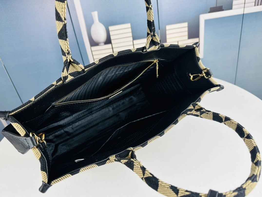 Prada AAA Quality Handbags For Women StreetReady 3572