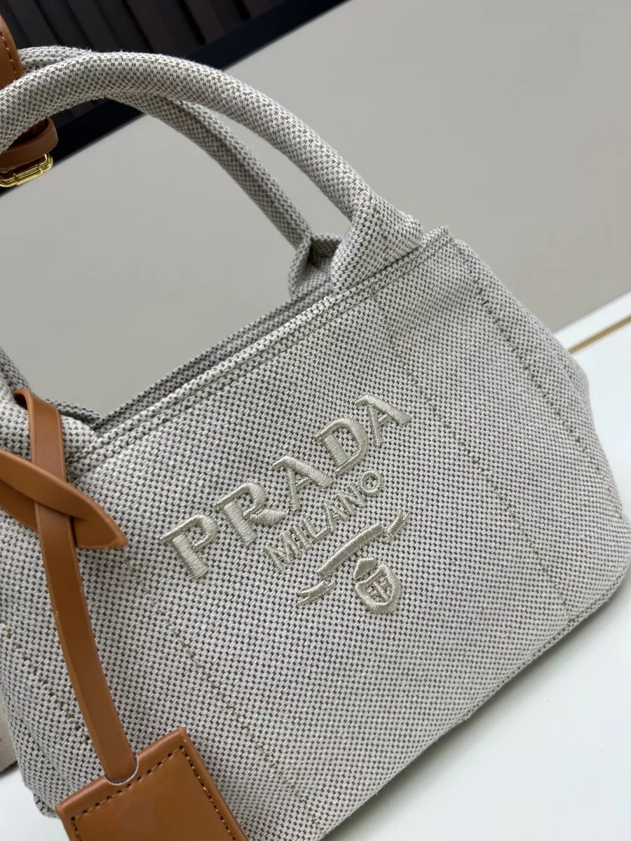 Prada AAA Quality Handbags For Women Stylish 9018