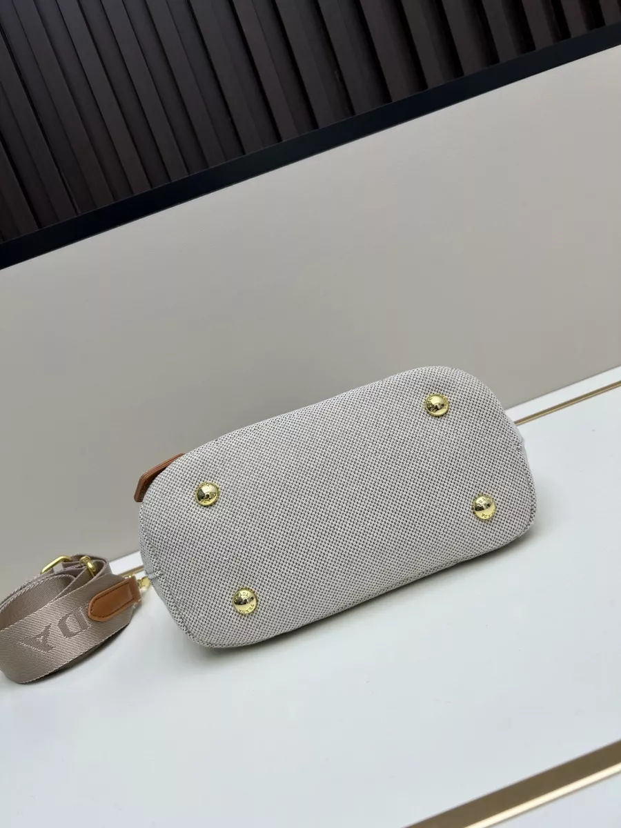 Prada AAA Quality Handbags For Women Stylish 9018