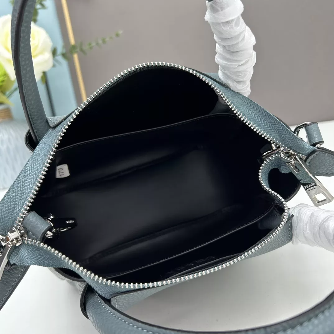 Prada AAA Quality Handbags For Women Timeless 4090
