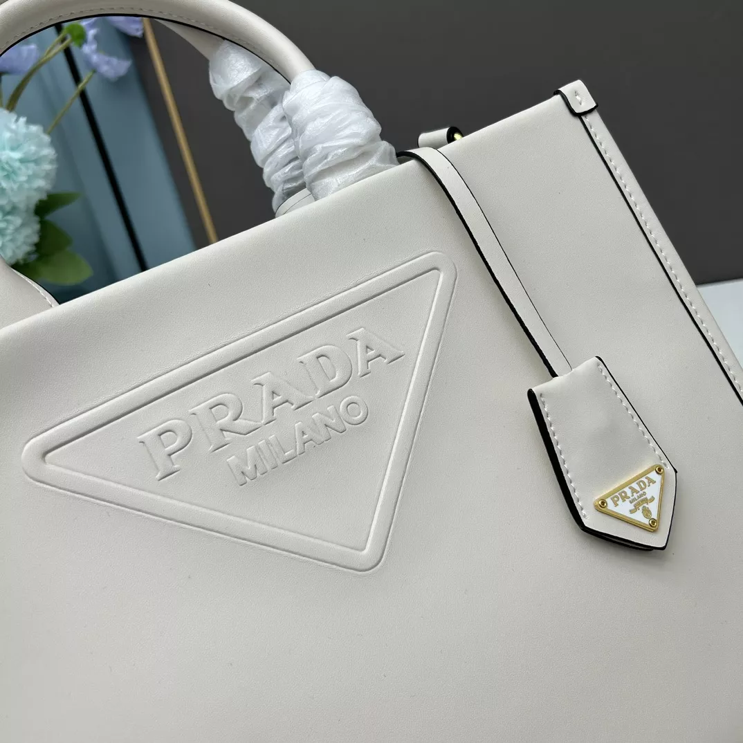 Prada AAA Quality Handbags For Women Trendy 3051