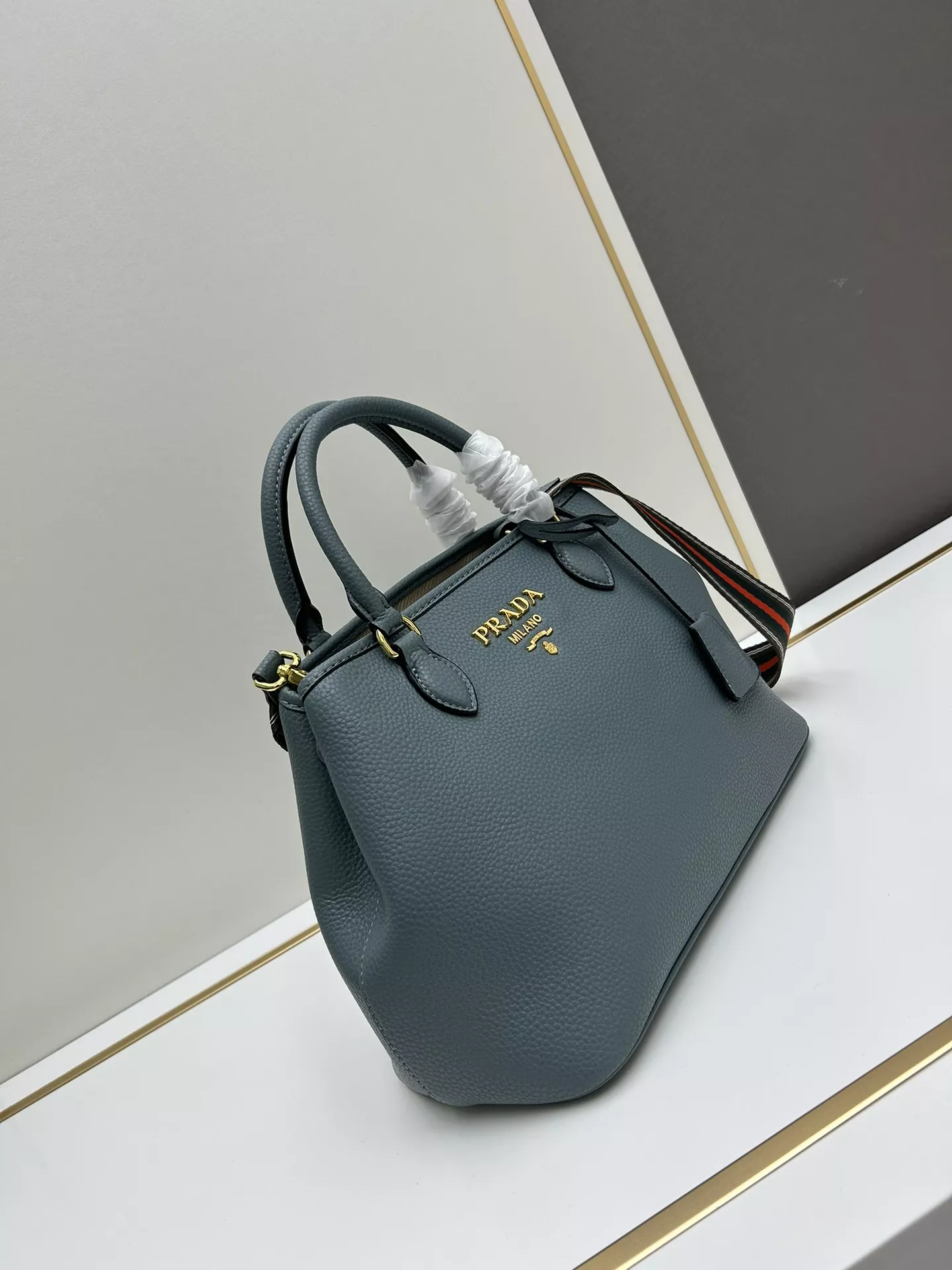 Prada AAA Quality Handbags For Women Trendy 4873