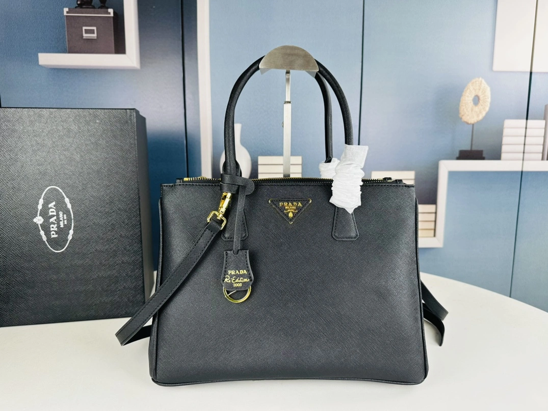 Prada AAA Quality Handbags For Women UrbanStyle 5262