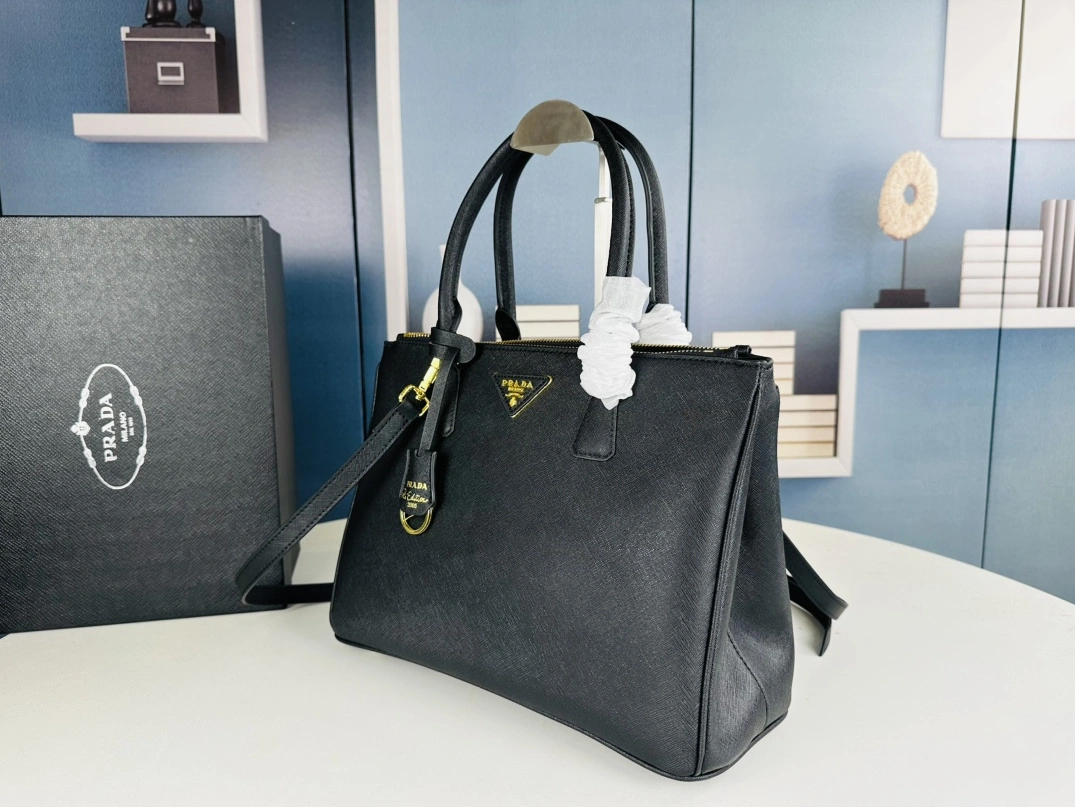 Prada AAA Quality Handbags For Women UrbanStyle 5262