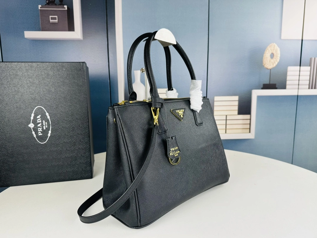 Prada AAA Quality Handbags For Women UrbanStyle 5262