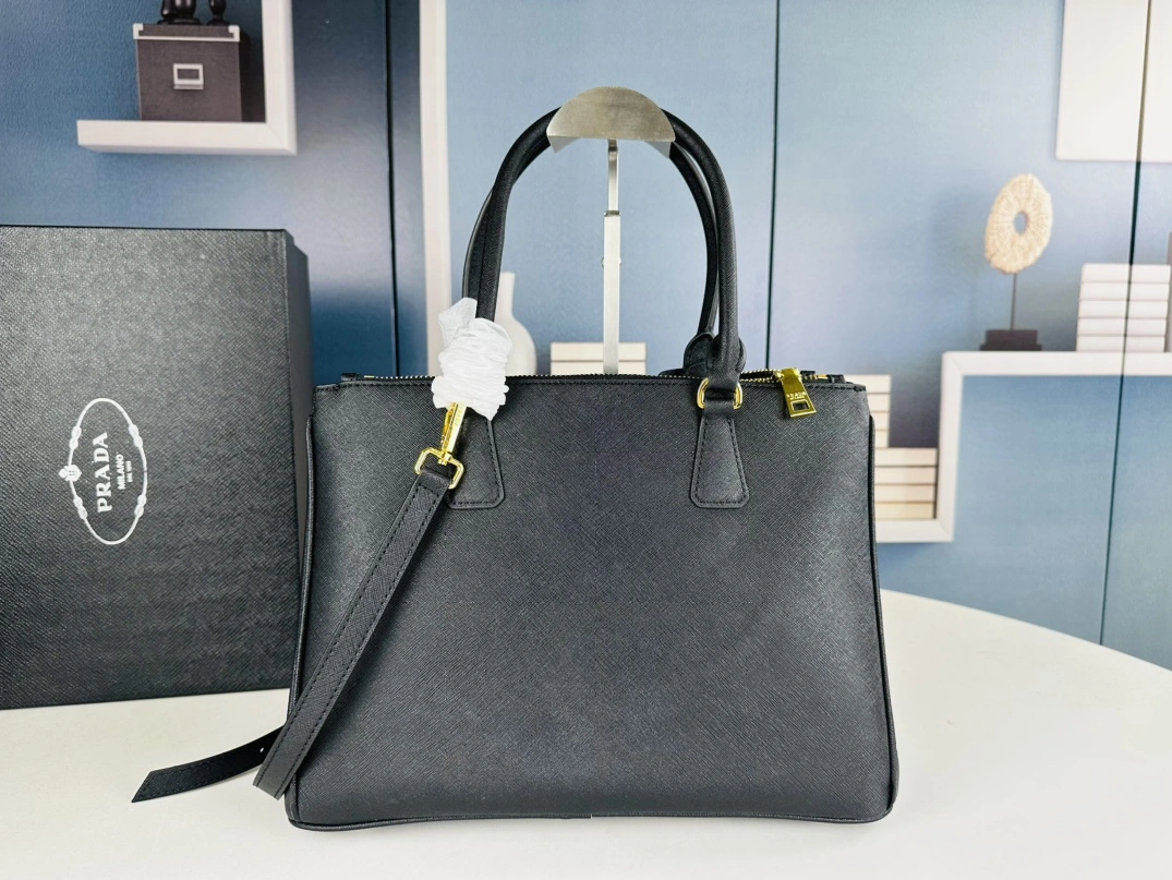 Prada AAA Quality Handbags For Women UrbanStyle 5262
