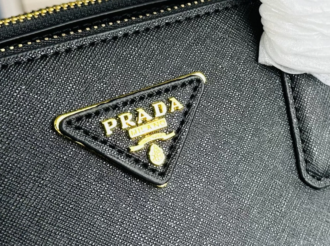 Prada AAA Quality Handbags For Women UrbanStyle 5262
