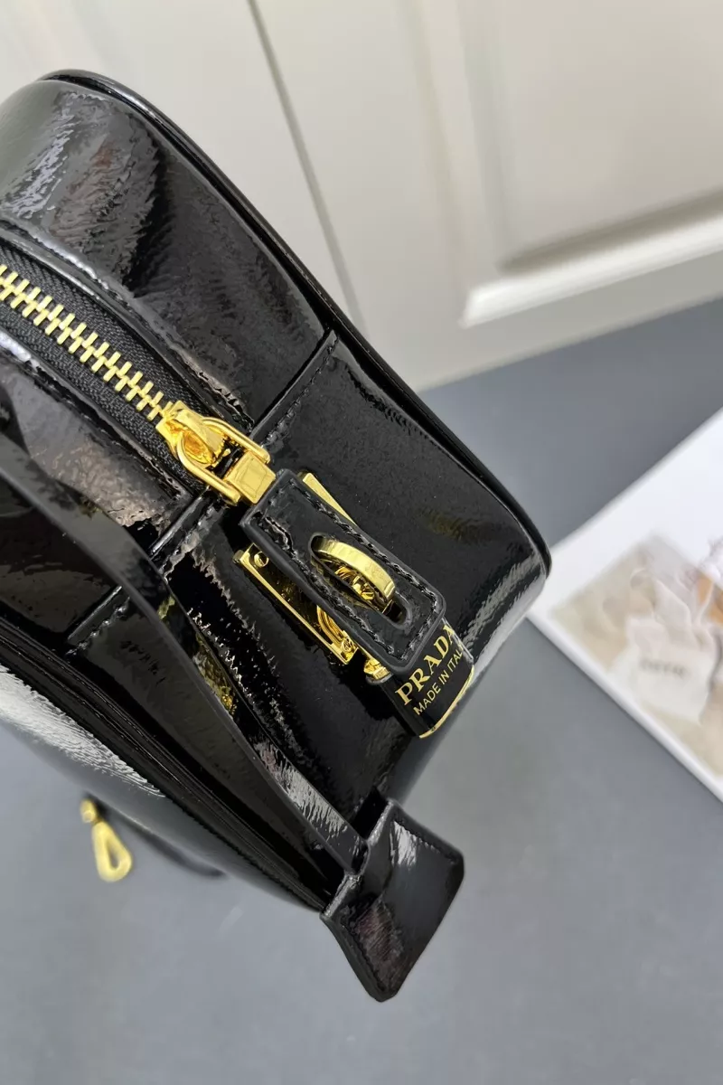 Prada AAA Quality Handbags For Women Versatile 5251