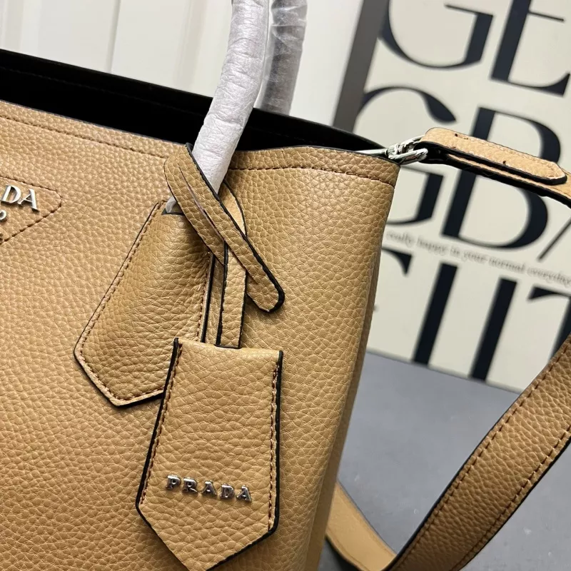 Prada AAA Quality Handbags For Women Vibrant 5133
