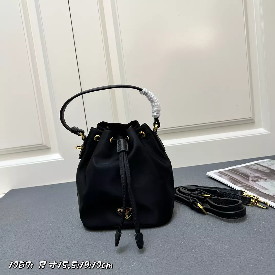 Prada AAA Quality Handbags For Women Vibrant 7258
