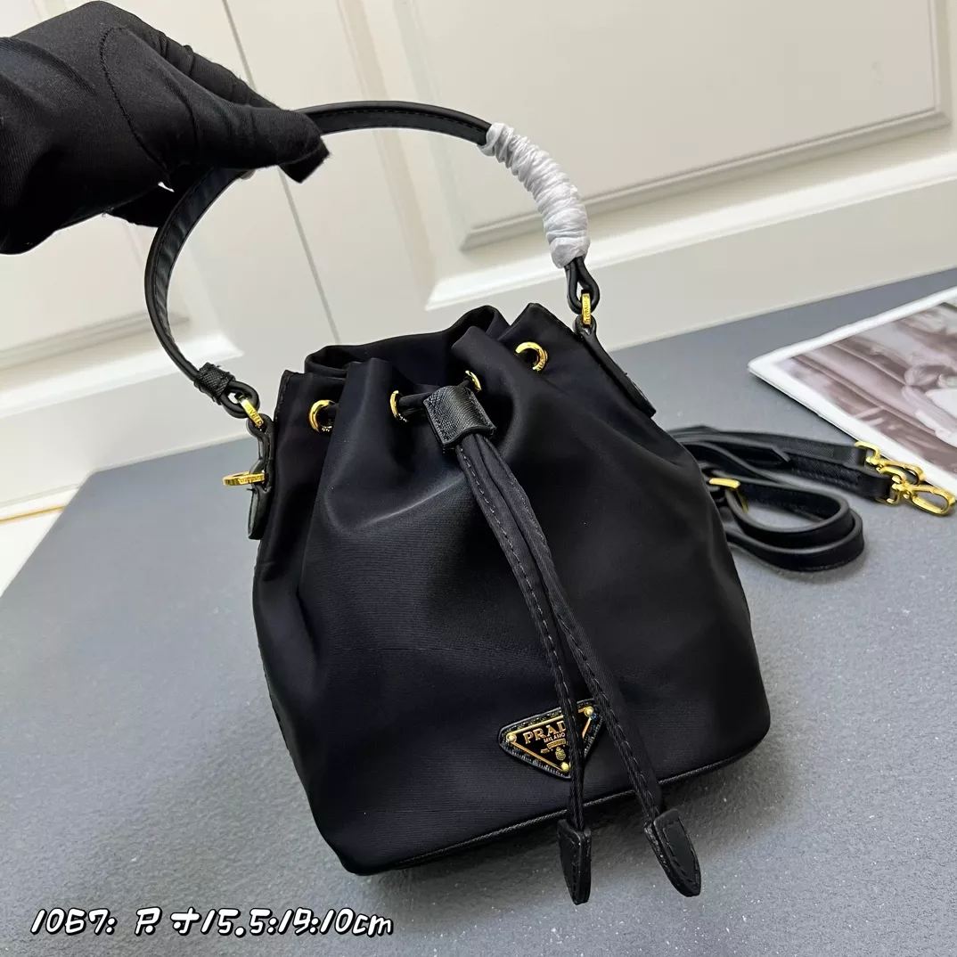 Prada AAA Quality Handbags For Women Vibrant 7258
