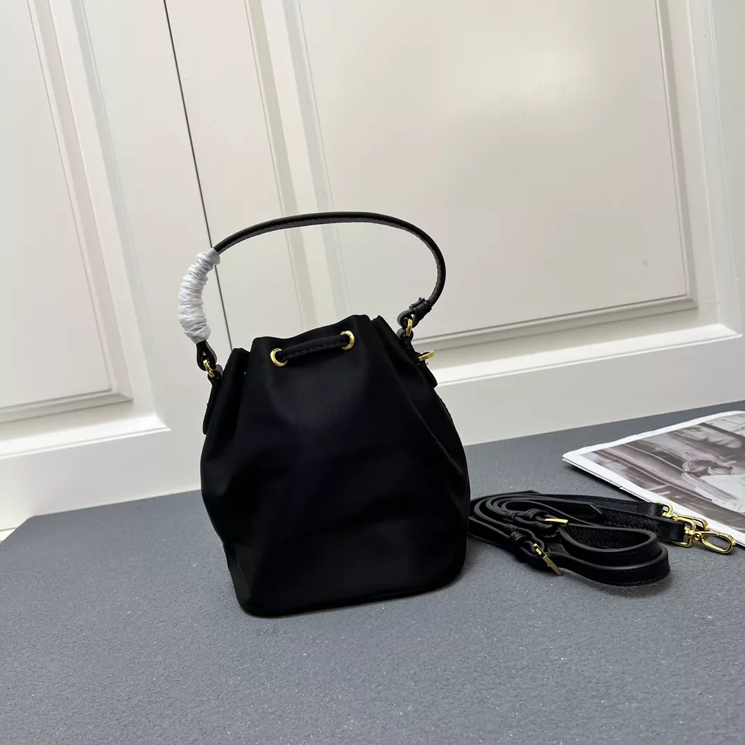 Prada AAA Quality Handbags For Women Vibrant 7258