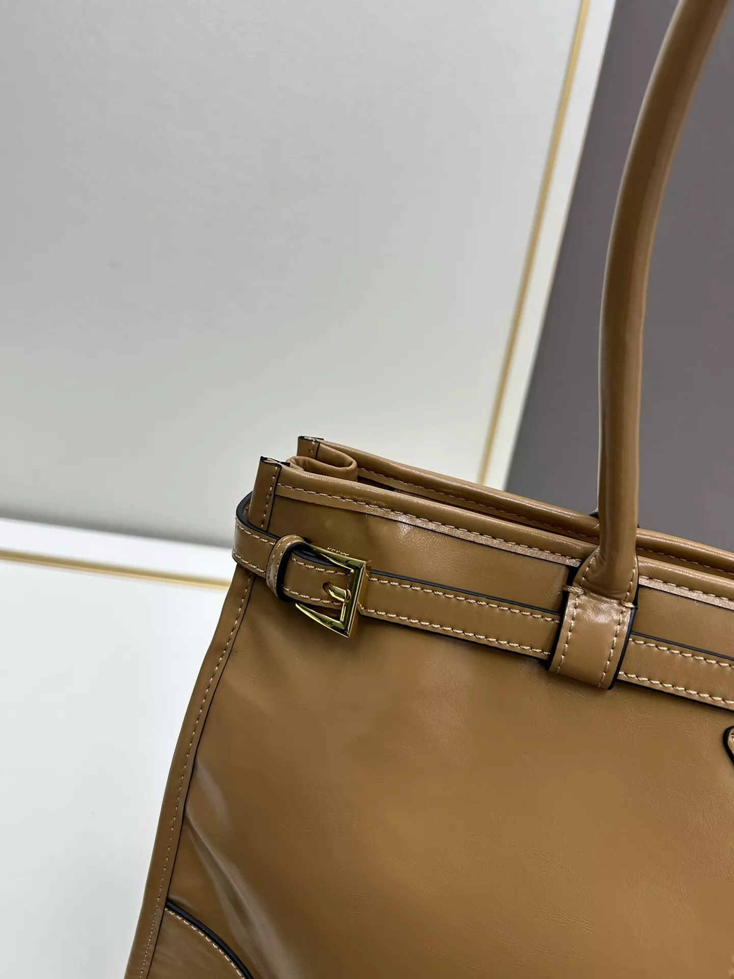 Prada AAA Quality Handbags For Women Vibrant 785