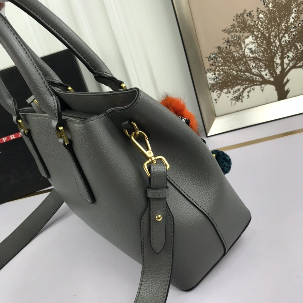 Prada AAA Quality Handbags For Women WellDesigned 1331