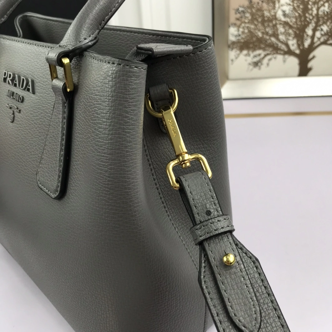 Prada AAA Quality Handbags For Women WellDesigned 1331