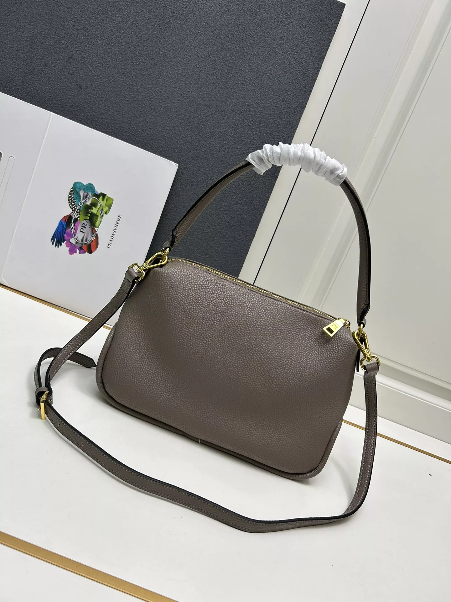 Prada AAA Quality Handbags For Women WellDesigned 2639