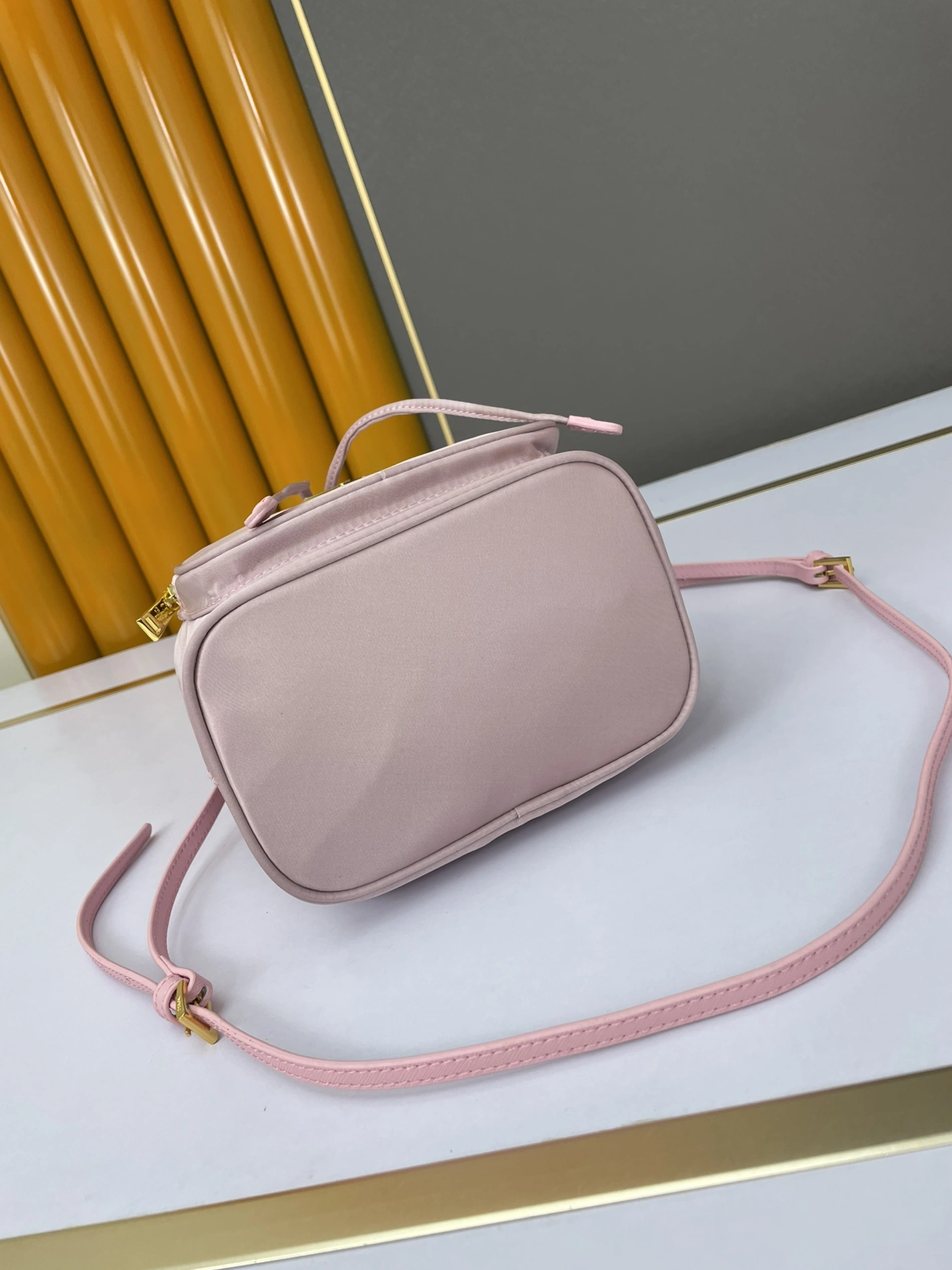 Prada AAA Quality Handbags For Women WellDesigned 3998