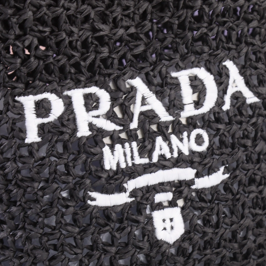 Prada AAA Quality Handbags For Women WellDesigned 6755