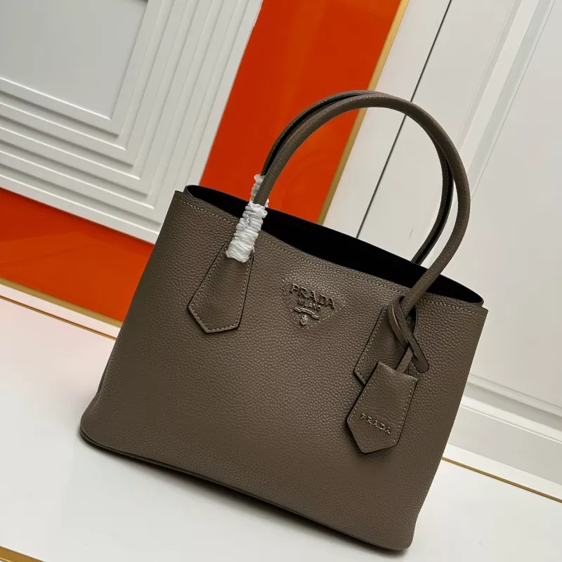 Prada AAA Quality Handbags For Women WellDesigned 8902
