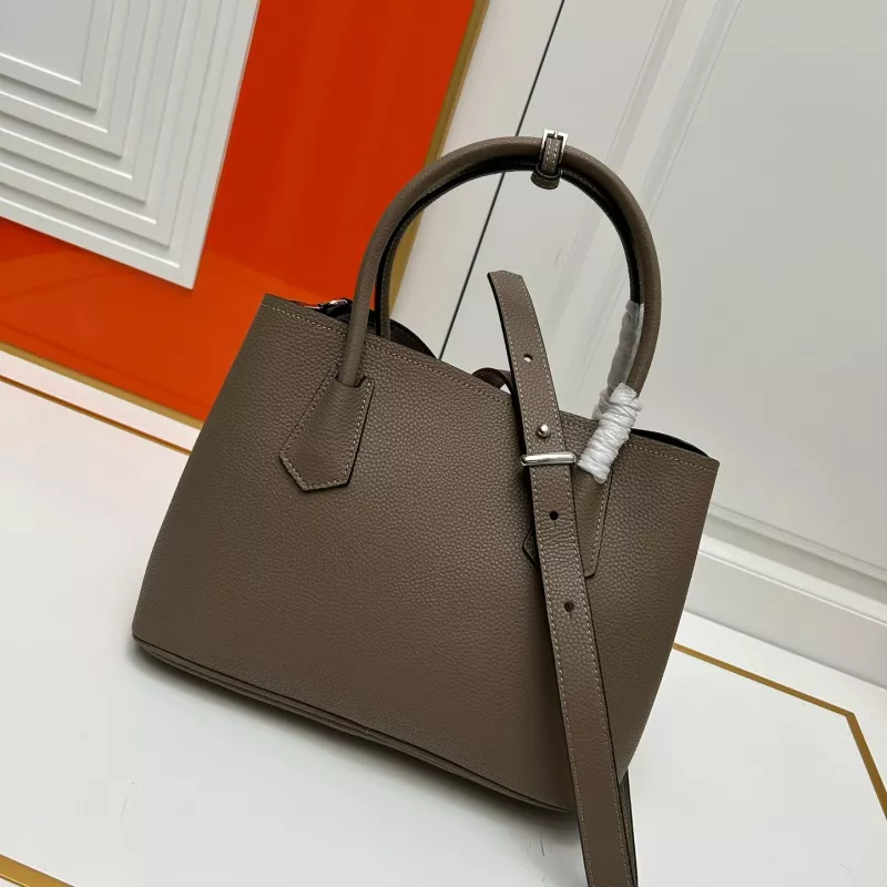 Prada AAA Quality Handbags For Women WellDesigned 8902