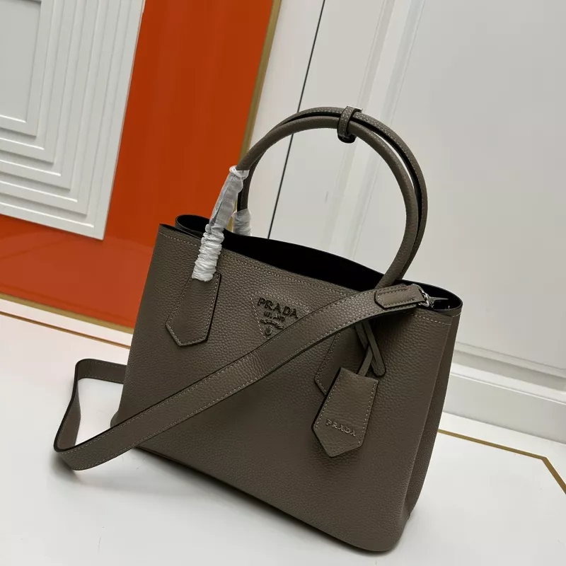 Prada AAA Quality Handbags For Women WellDesigned 8902