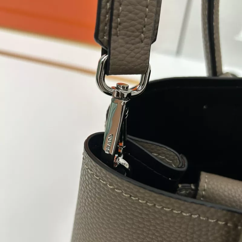 Prada AAA Quality Handbags For Women WellDesigned 8902