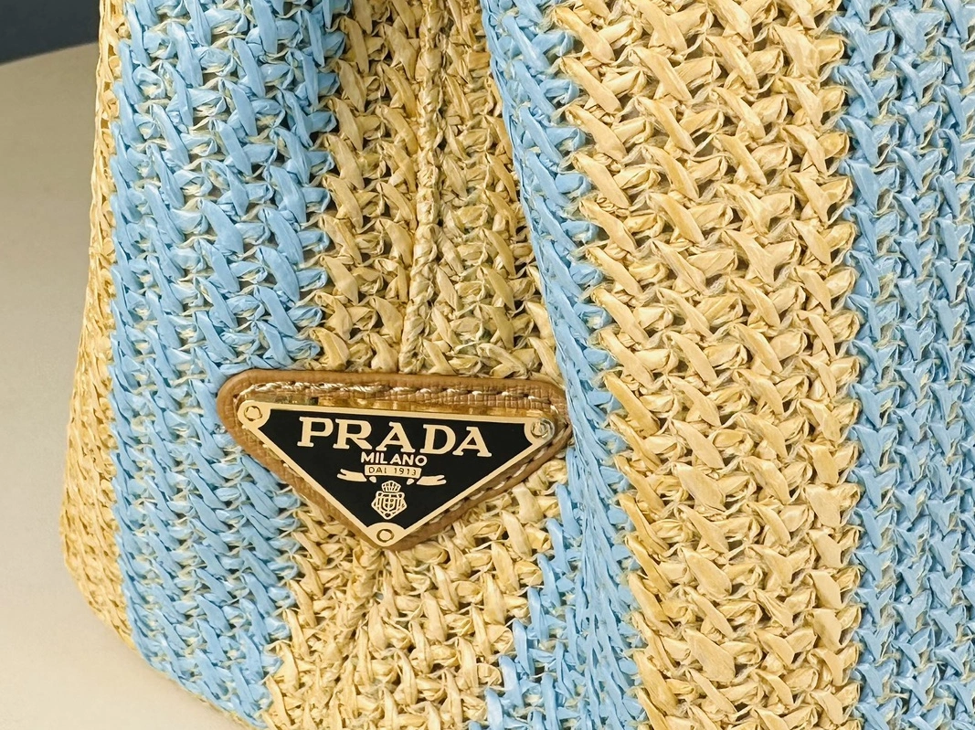 Prada AAA Quality Handbags Practical 867