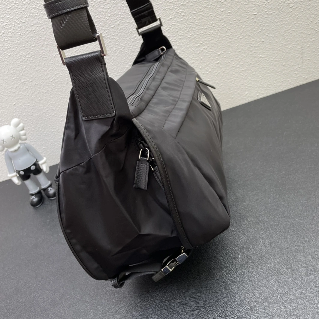 Prada AAA Quality Messenger Bags For Unisex Durable 851