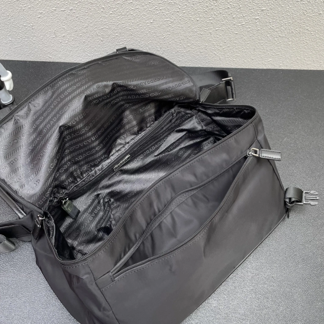 Prada AAA Quality Messenger Bags For Unisex Durable 851