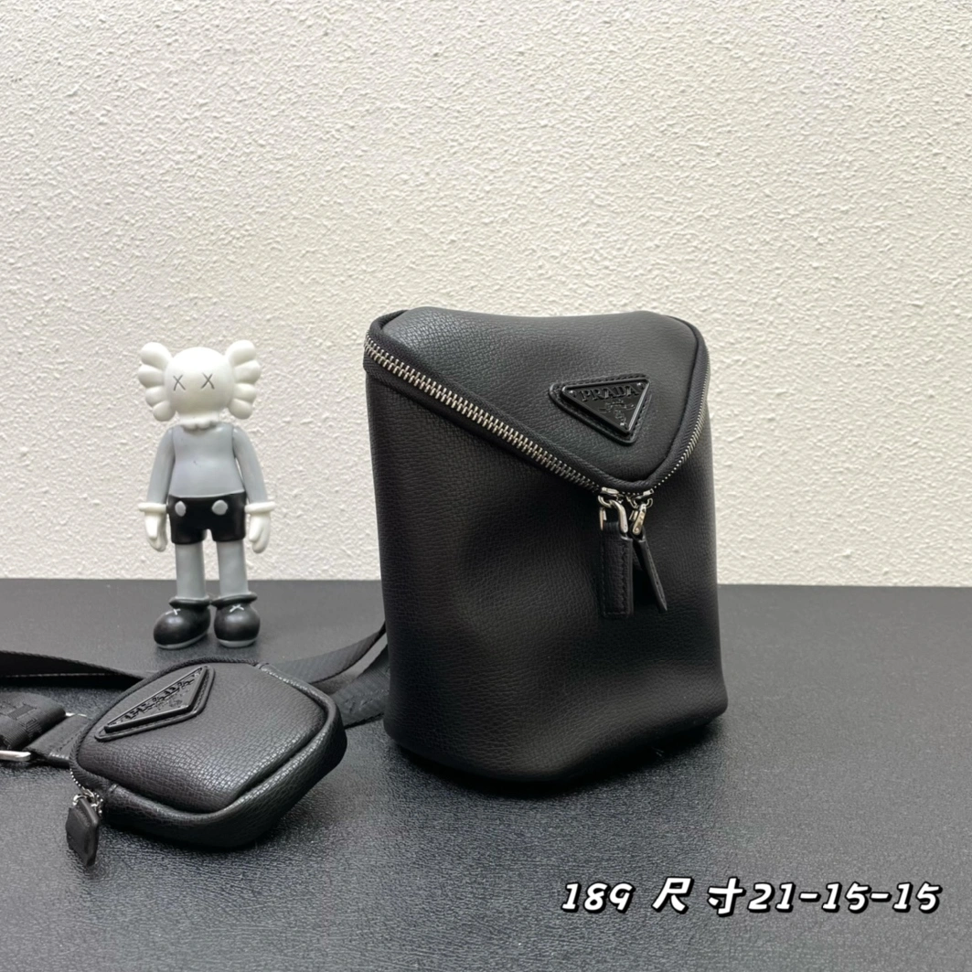 Prada AAA Quality Messenger Bags For Unisex Soft 8228