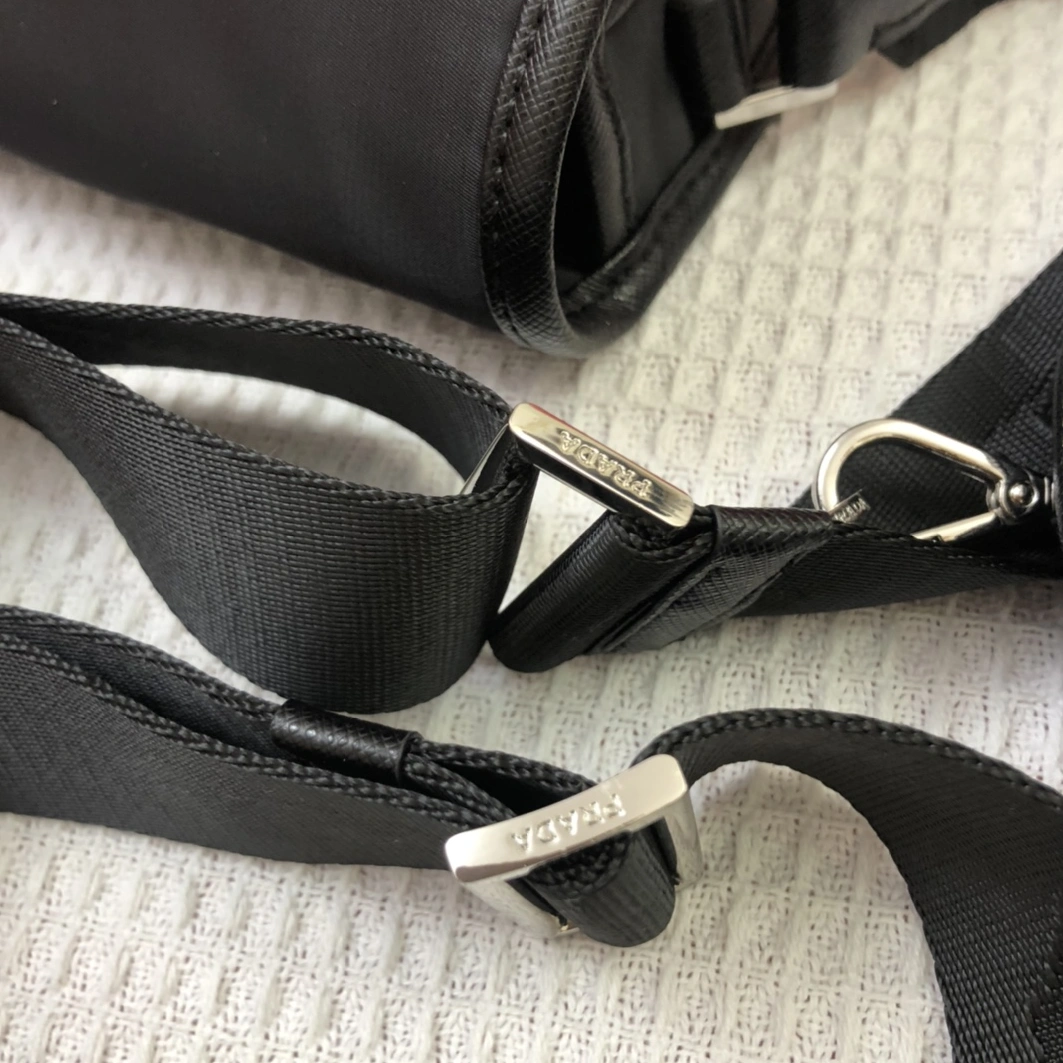 Prada AAA Quality Messenger Bags For Unisex WellDesigned 7311