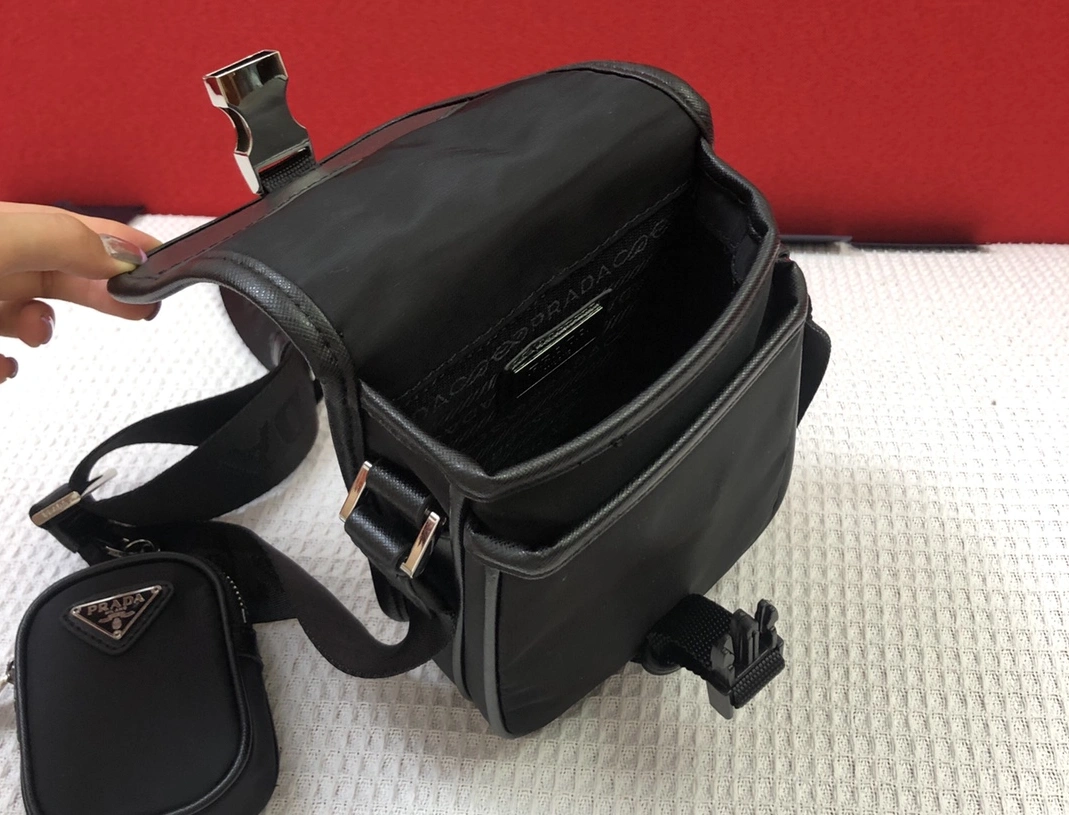 Prada AAA Quality Messenger Bags For Unisex WellDesigned 7311