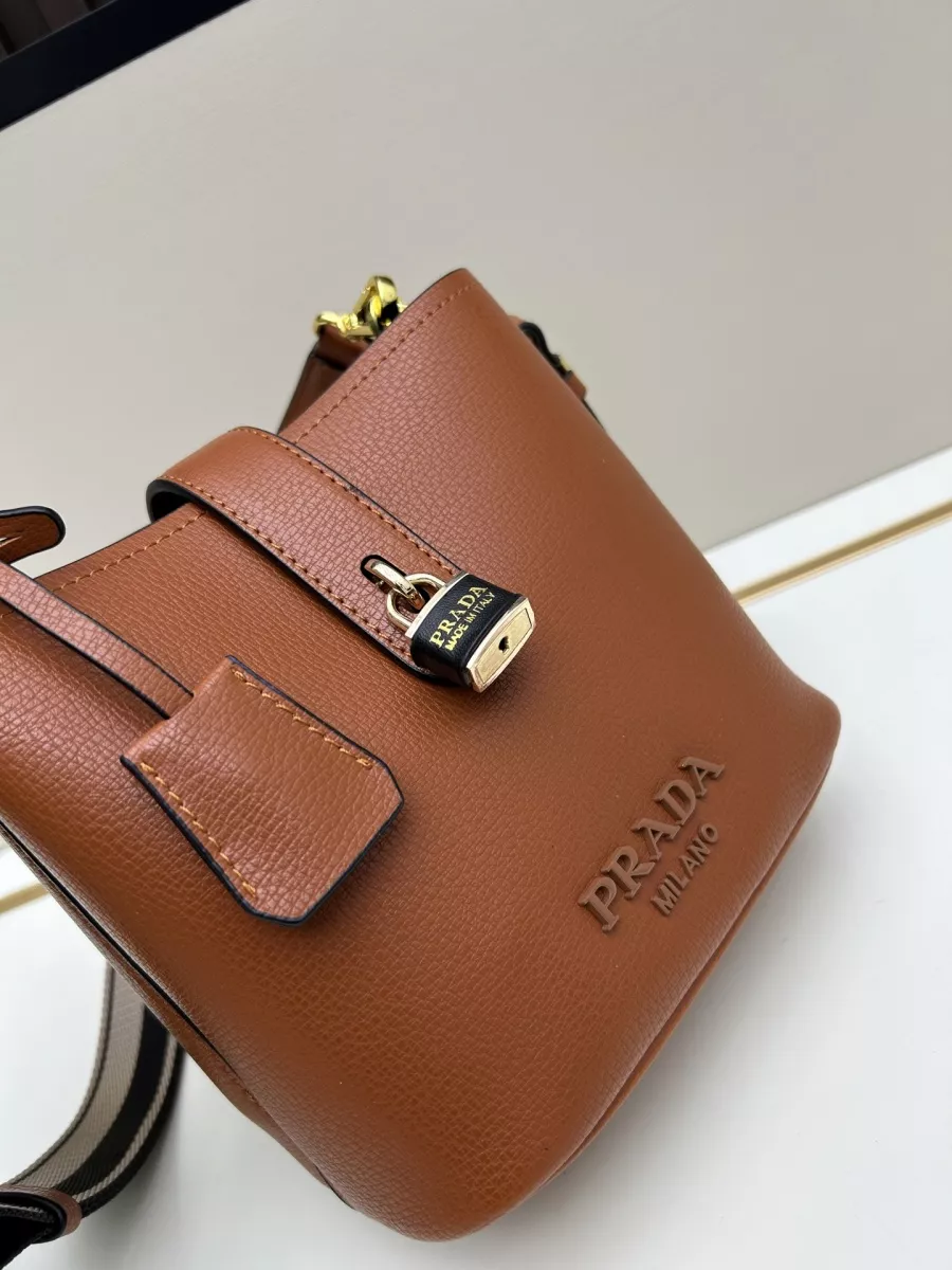 Prada AAA Quality Messenger Bags For Women Affordable 5241