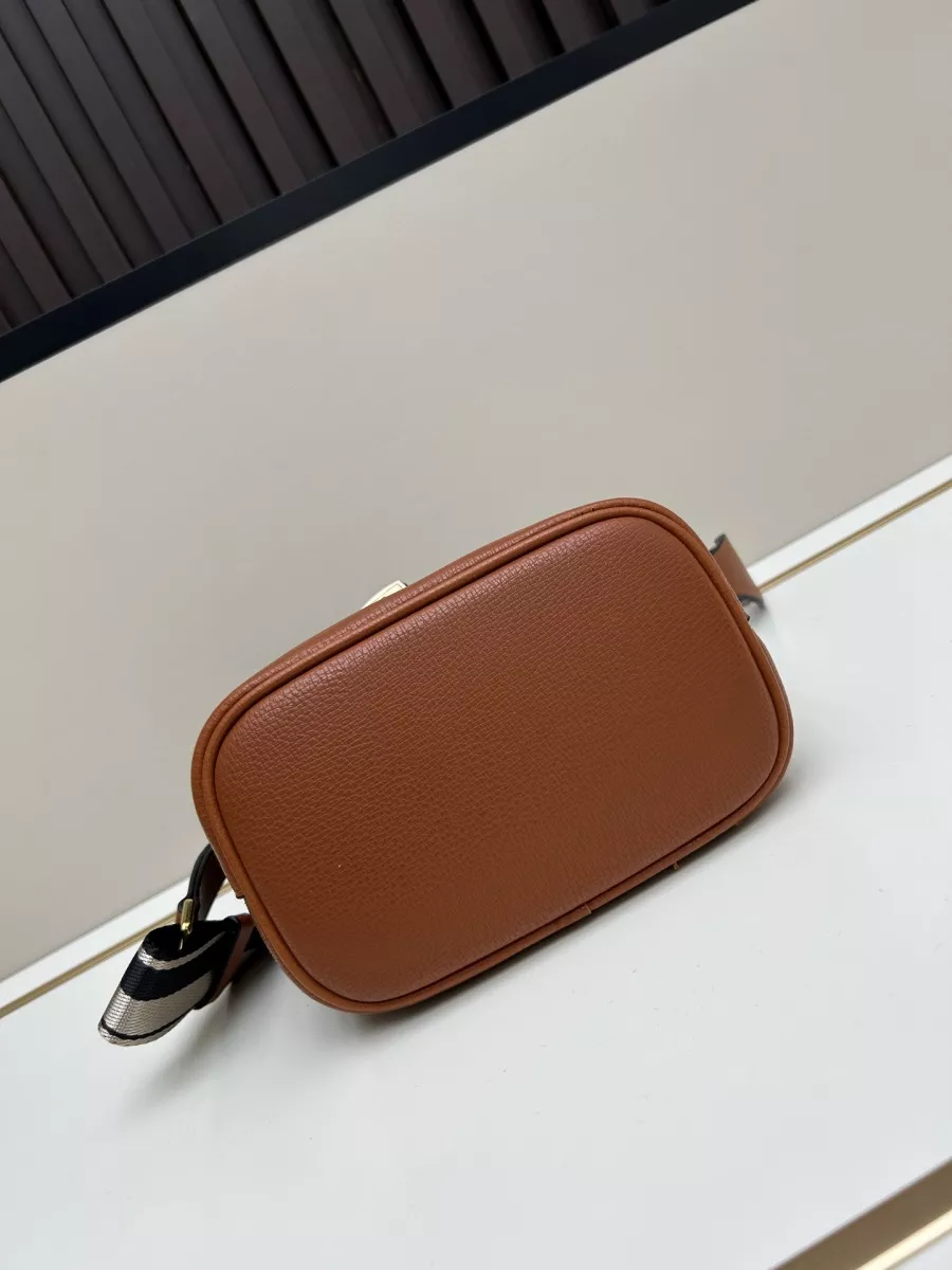 Prada AAA Quality Messenger Bags For Women Affordable 5241