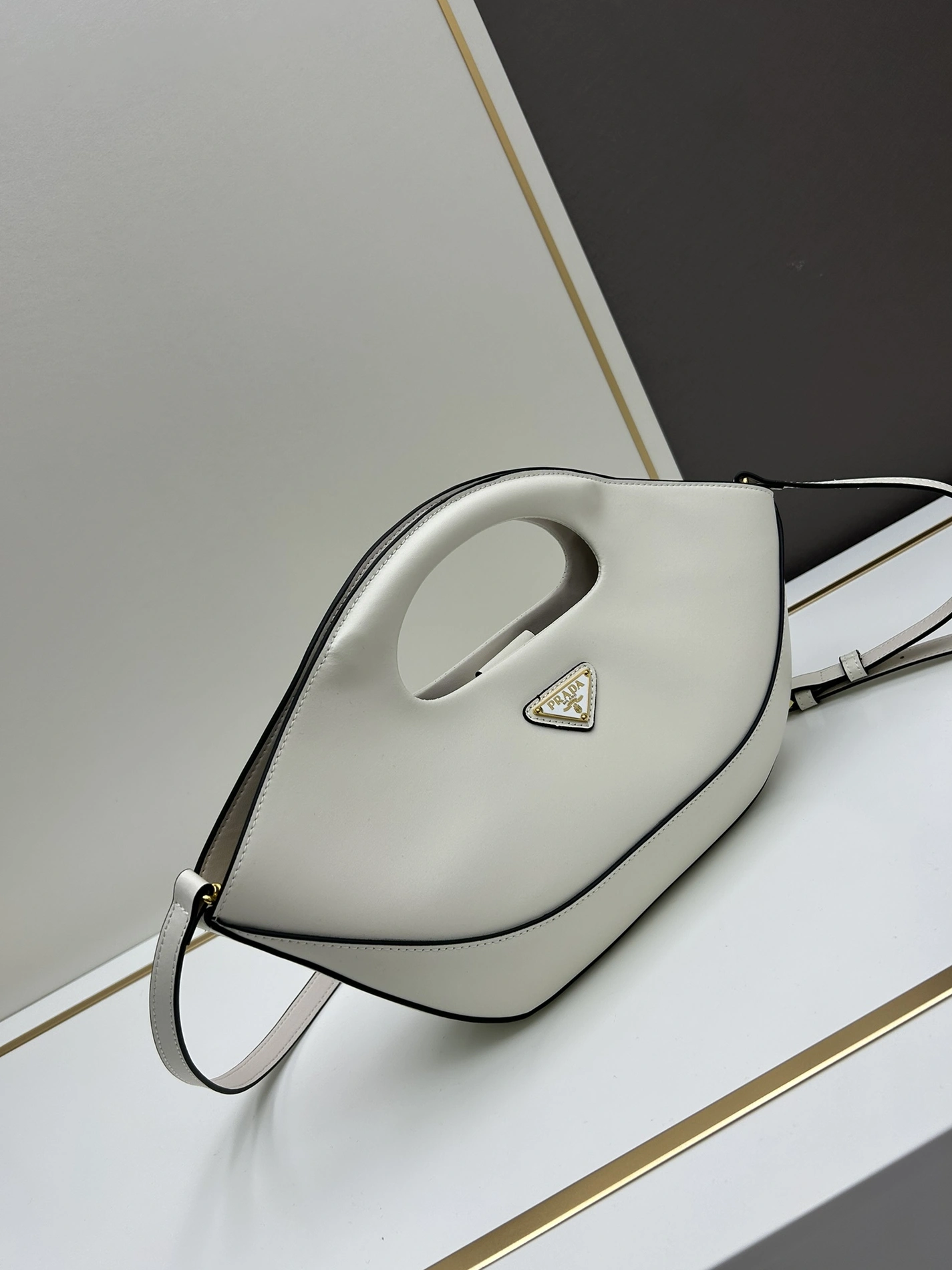 Prada AAA Quality Messenger Bags For Women Affordable 6760