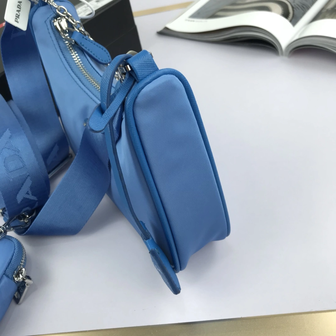 Prada AAA Quality Messenger Bags For Women Affordable 9827