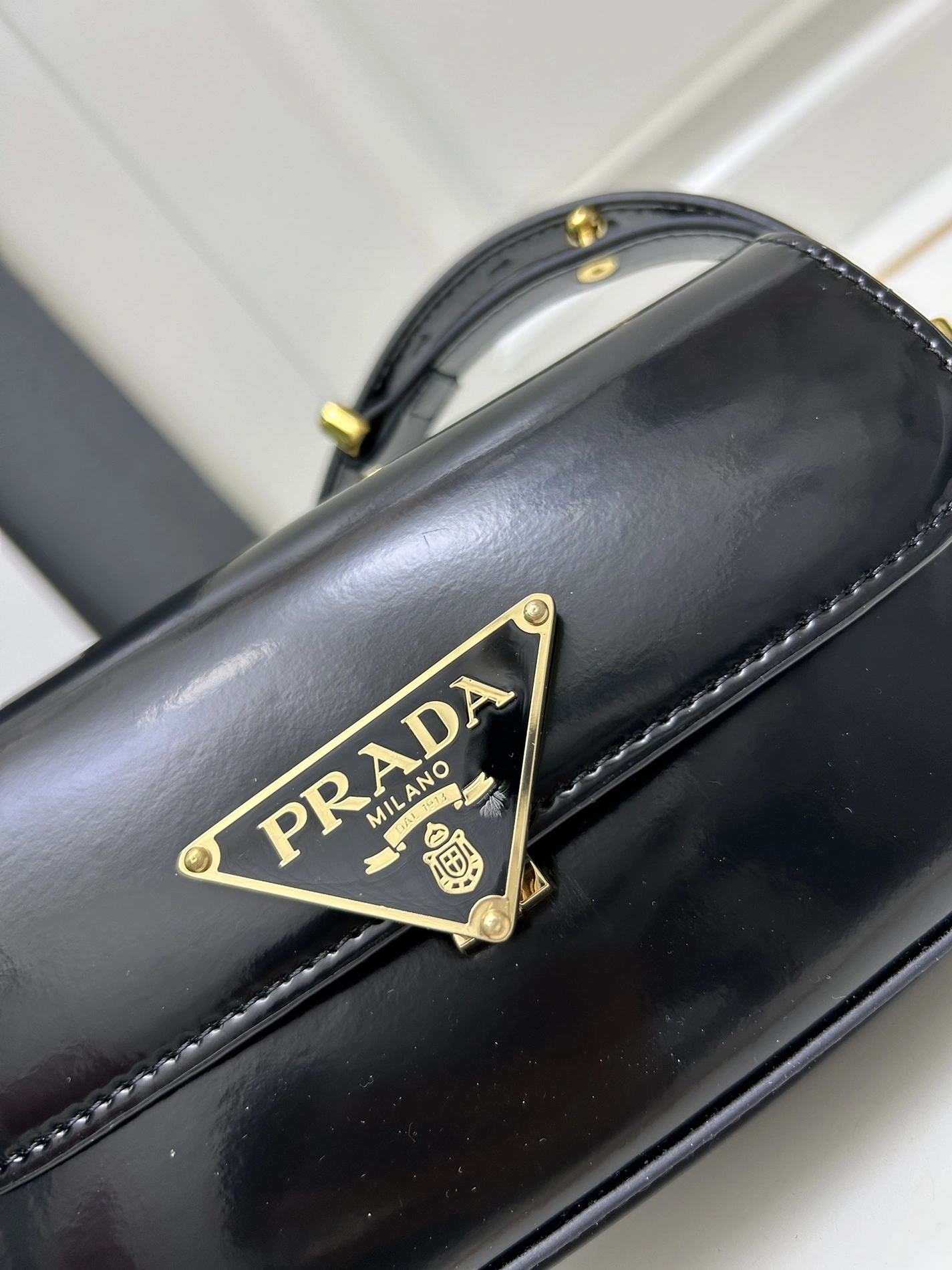 Prada AAA Quality Messenger Bags For Women AllSeason 2888