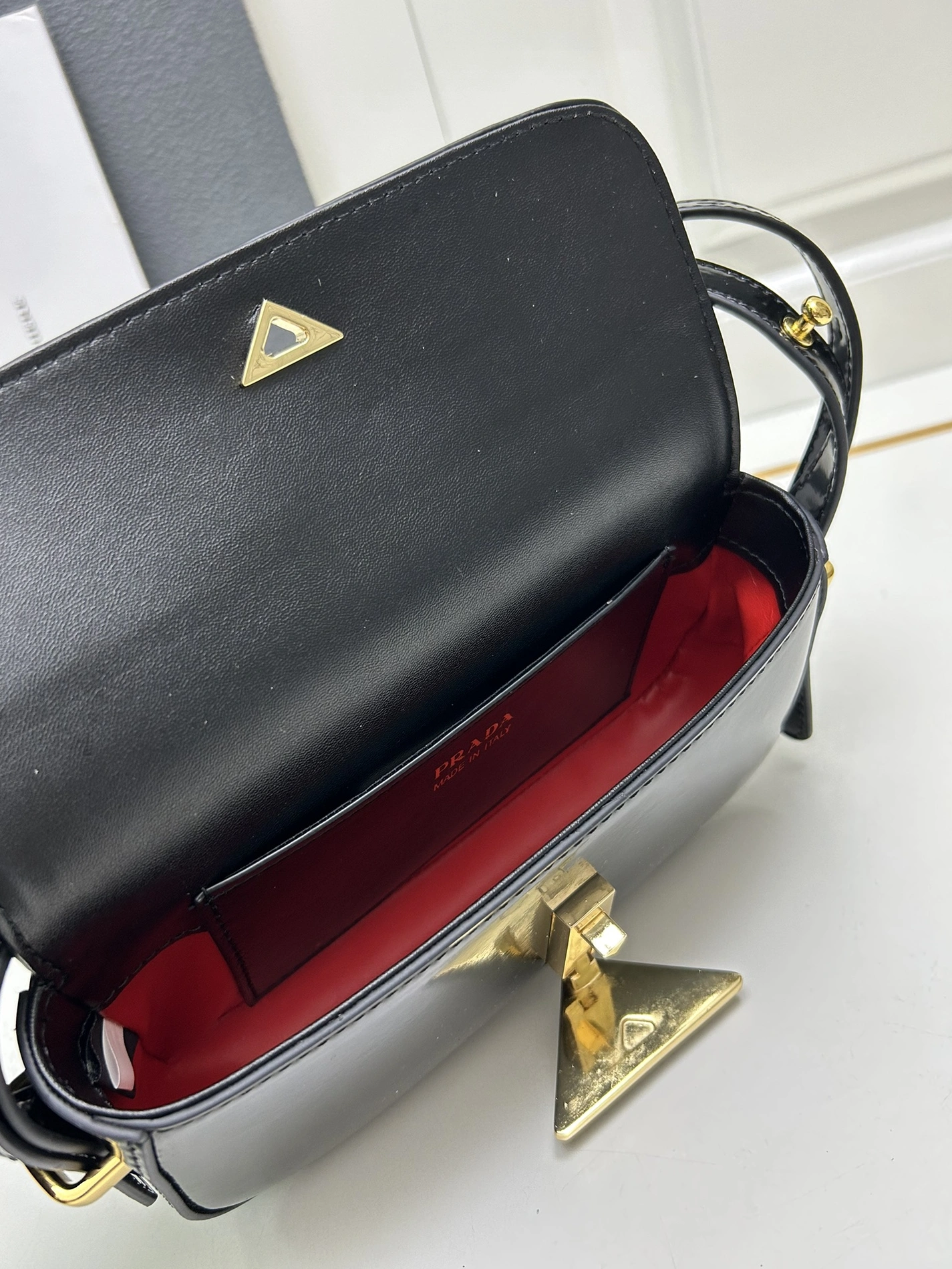 Prada AAA Quality Messenger Bags For Women AllSeason 2888