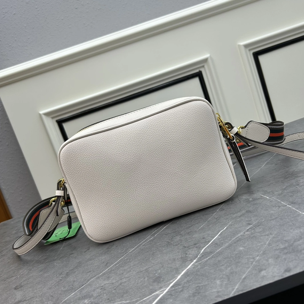 Prada AAA Quality Messenger Bags For Women AllSeason 7606