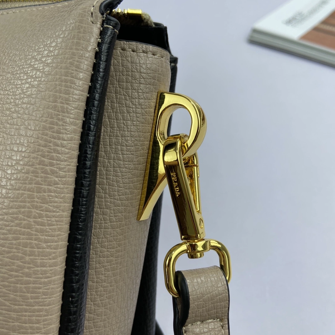 Prada AAA Quality Messenger Bags For Women BestValue 6428